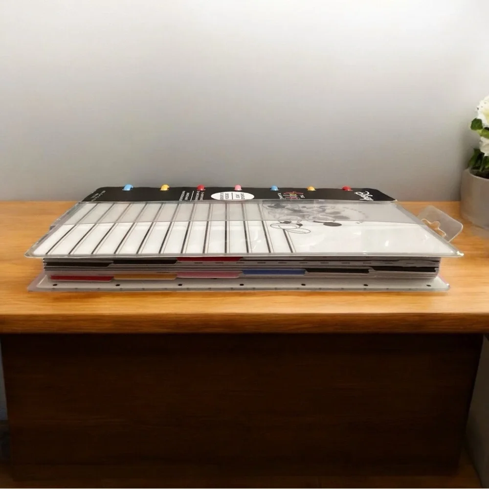 The Happy Planner Mini Disney Edition Dashboard Layout Undated 12 Month NWT - Picture 6 of 7